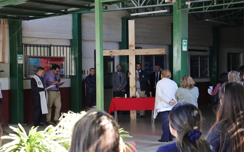 Colegio Salesianos de Linares realiza Viacrucis en Semana Santa