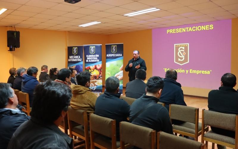 Reunión de Área Técnico Profesional fortalece vínculo con empresarios locales