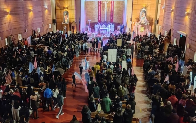 Colegio Salesianos de Linares celebra emotiva Eucaristía en honor a la Virgen María Auxiliadora
