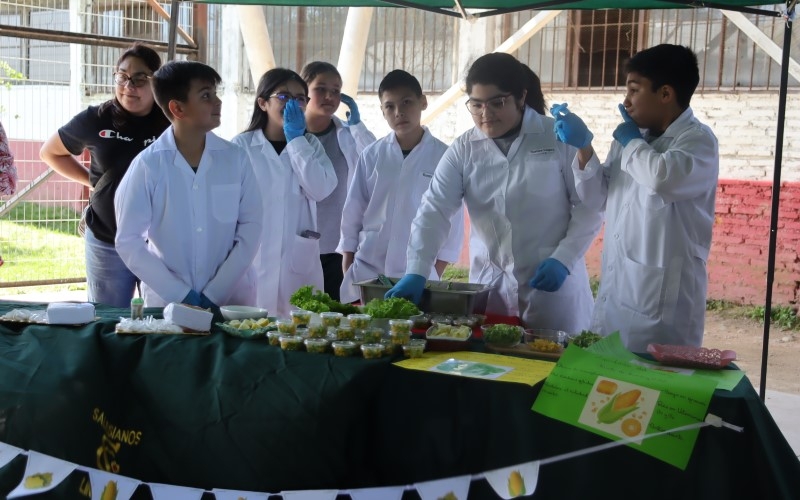 Feria de Alimentación Saludable en Salesianos Linares: Promoviendo Hábitos Saludables