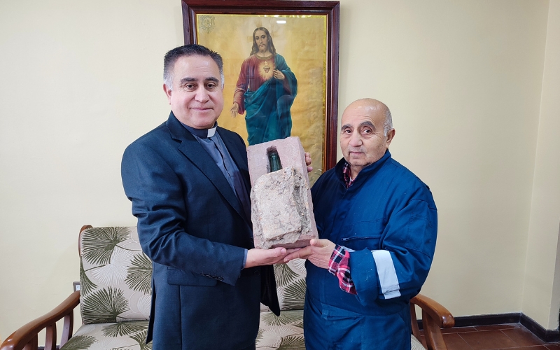Un Tesoro de Fe y Resiliencia: La Historia de Don Segundo Astudillo y la Primera Piedra que Volvió a Casa