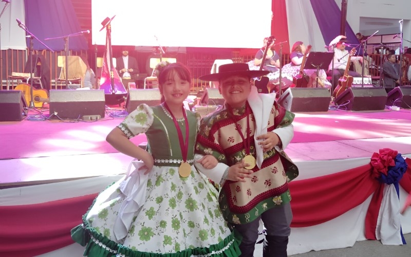 ¡Orgullo Salesiano! Sofía y José Tomás, campeones regionales de cueca escolar